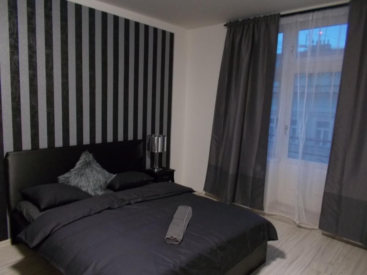 Top Wenceslas Square Apartment Praga Esterno foto