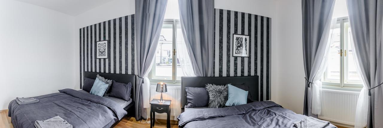 Top Wenceslas Square Apartment Praga Esterno foto